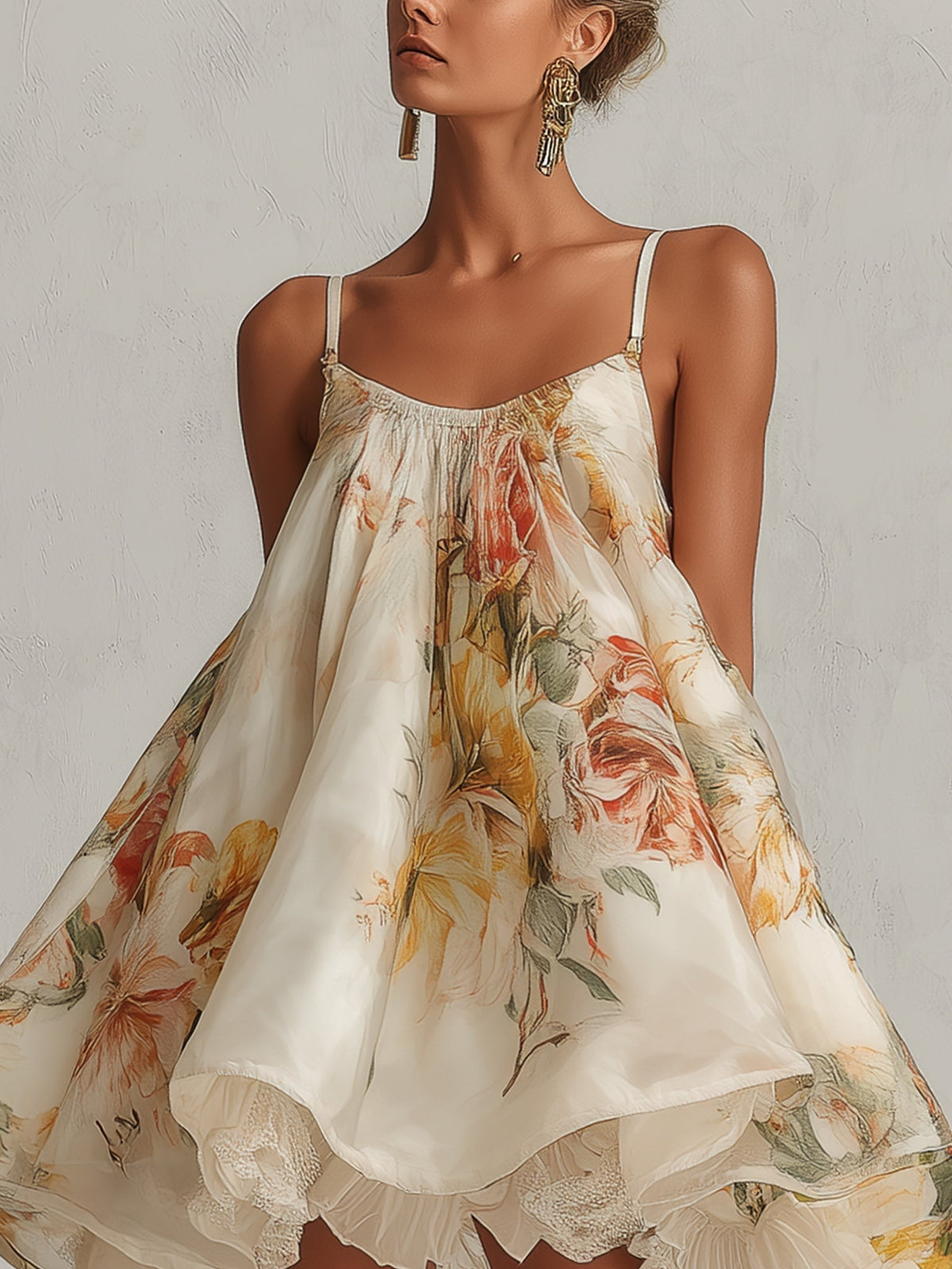 Béatrice | Mini-Ärmellose Kleid aus blumenbedrucktem Organza in Beige mit Spitzenrand
