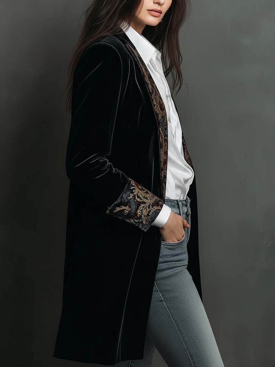 Léontine | Taillierter Blazer mit Barockdruck in Schwarz