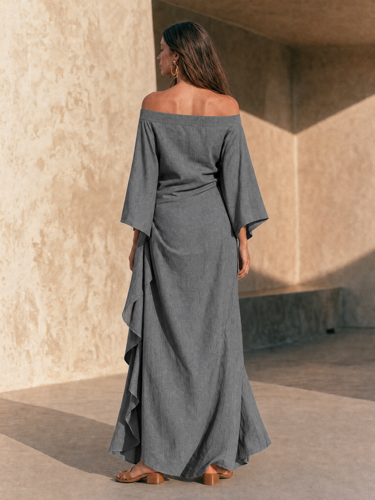 Aure | Schulterfreies Maxikleid mit Volantsaum