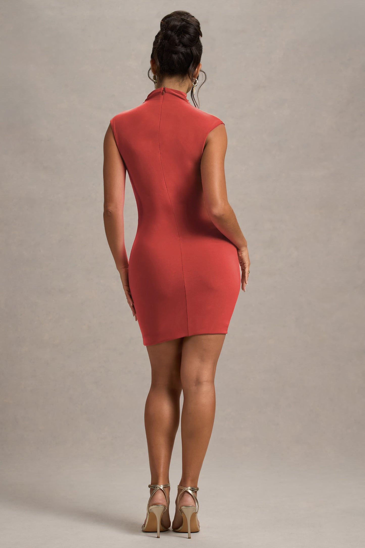 Lalani | Minivestido rojo con cuello alto