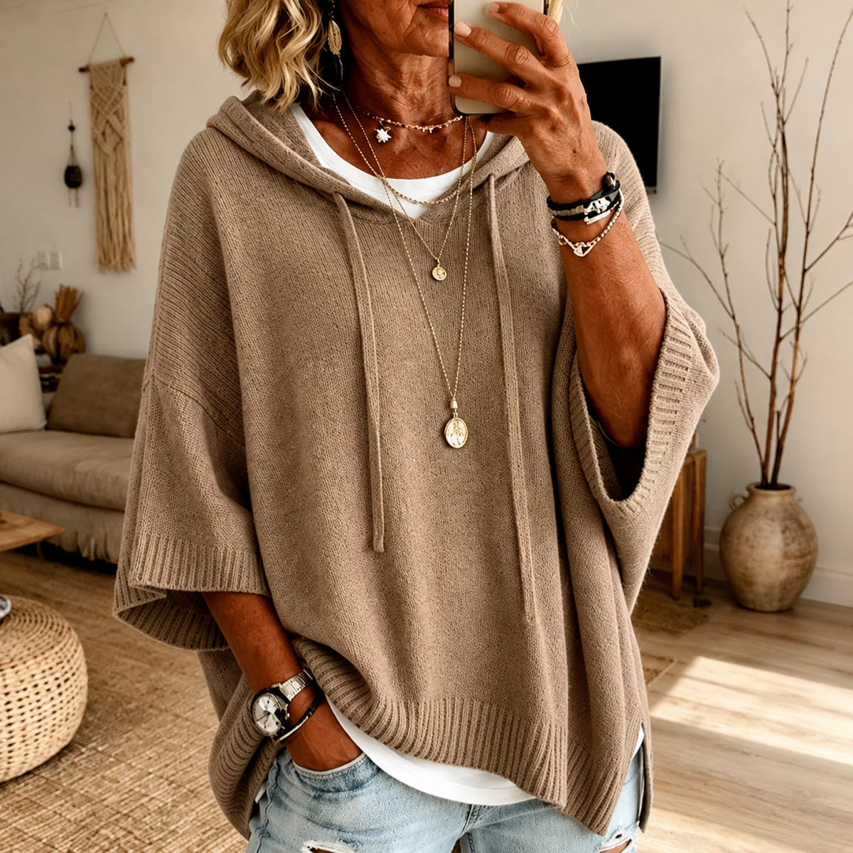 Manon | Kuscheliger Poncho-Pullover in Taupe
