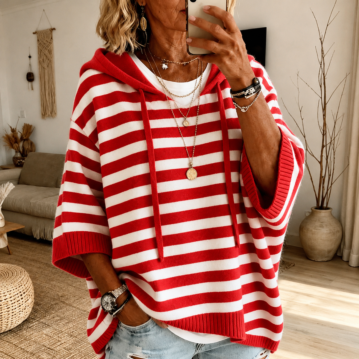 Charlotte | Gestreifter Poncho-Pullover in Rot