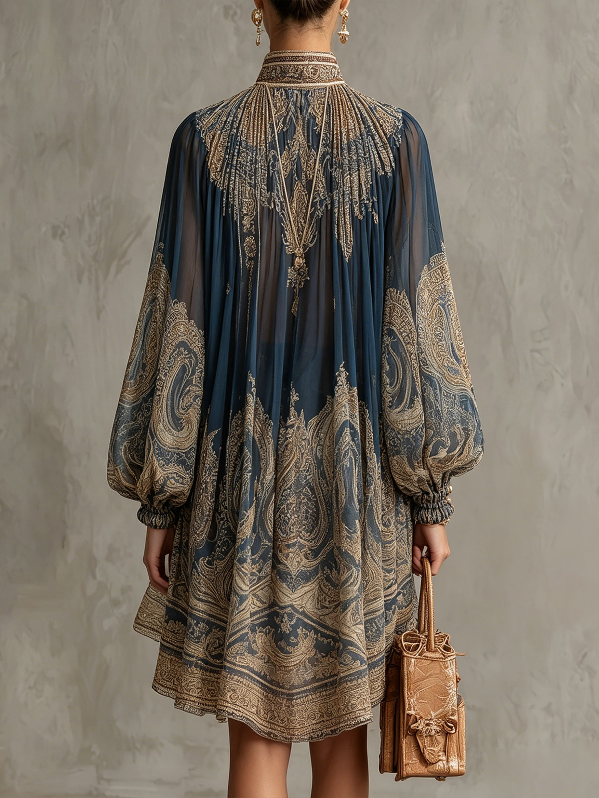 Bérénice | Mini Kleid Irregulär Barockdruck Marineblau, Hoher Kragen