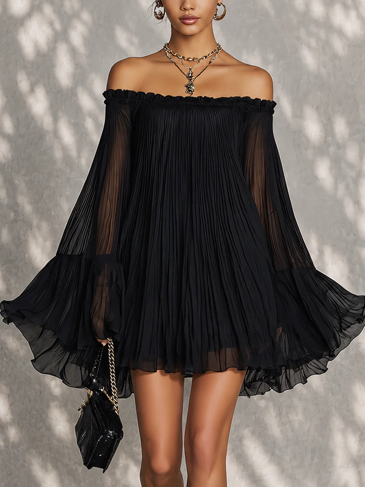 Zélie | Mini Schwarz Kleid, Glockenärmel und Rüschen
