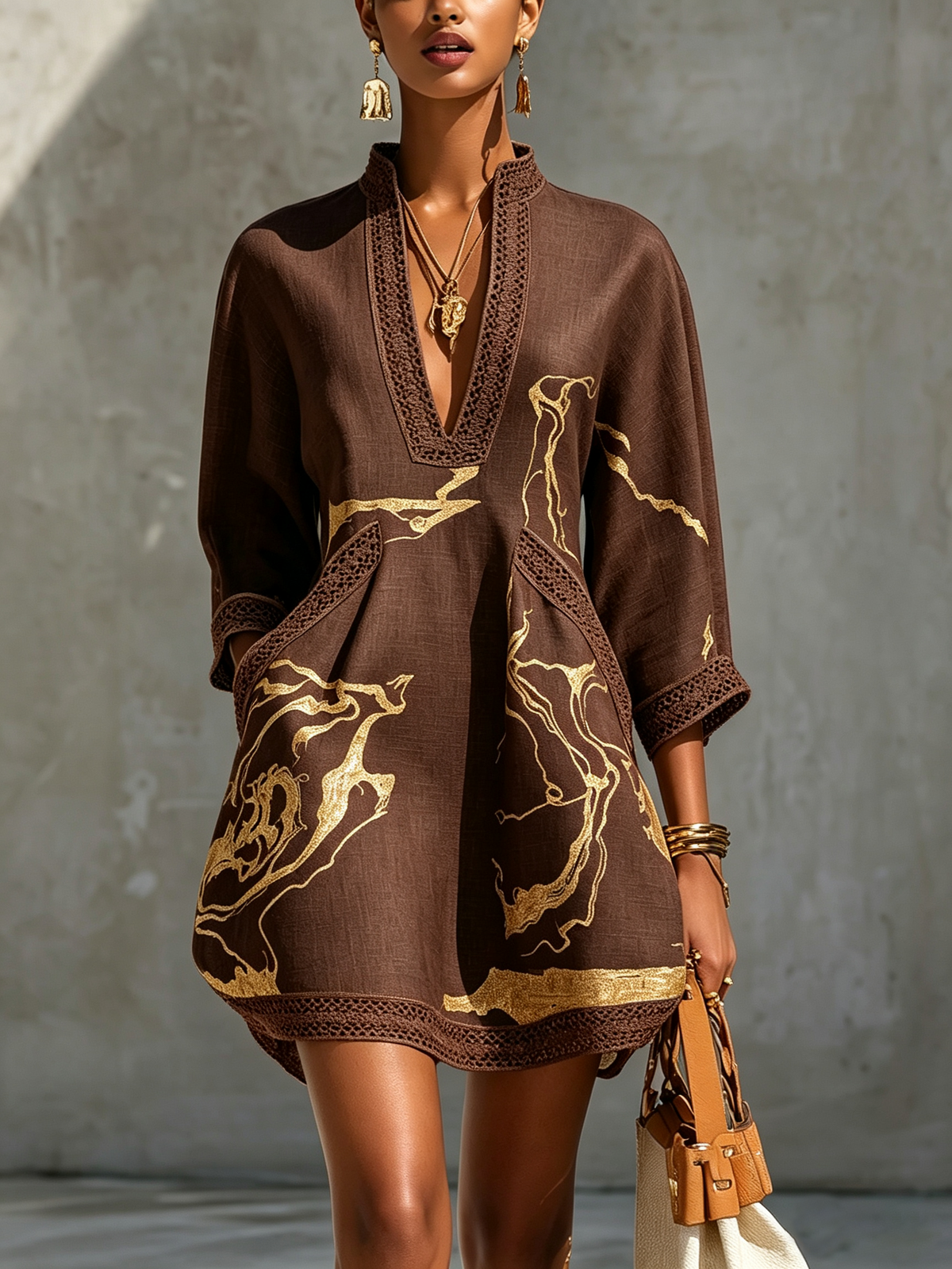 Aube | Mini Kleid aus schwarzer und goldener Spitze