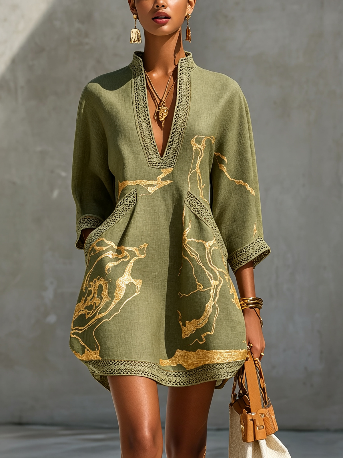 Aube | Mini Kleid aus schwarzer und goldener Spitze
