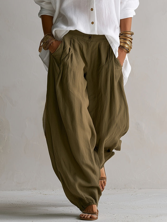 Capucine | Weite Weiße Bluse und Olivgrüne Lantern-Hose