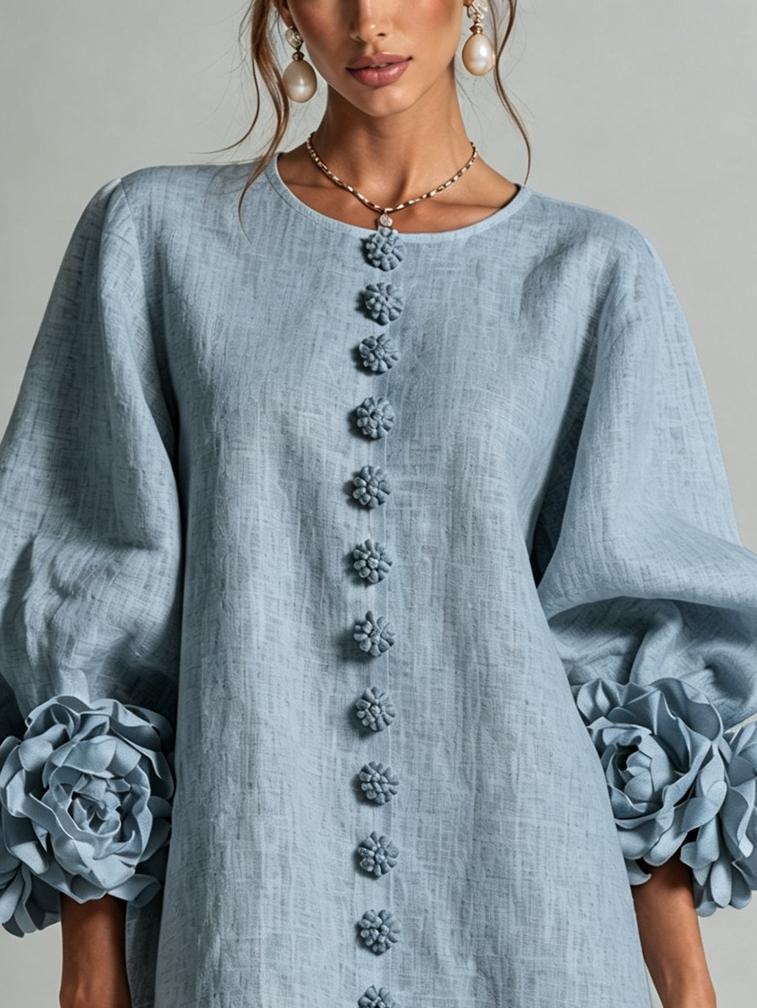 Blumenkleid mit Statement-Ärmeln – Staubblau