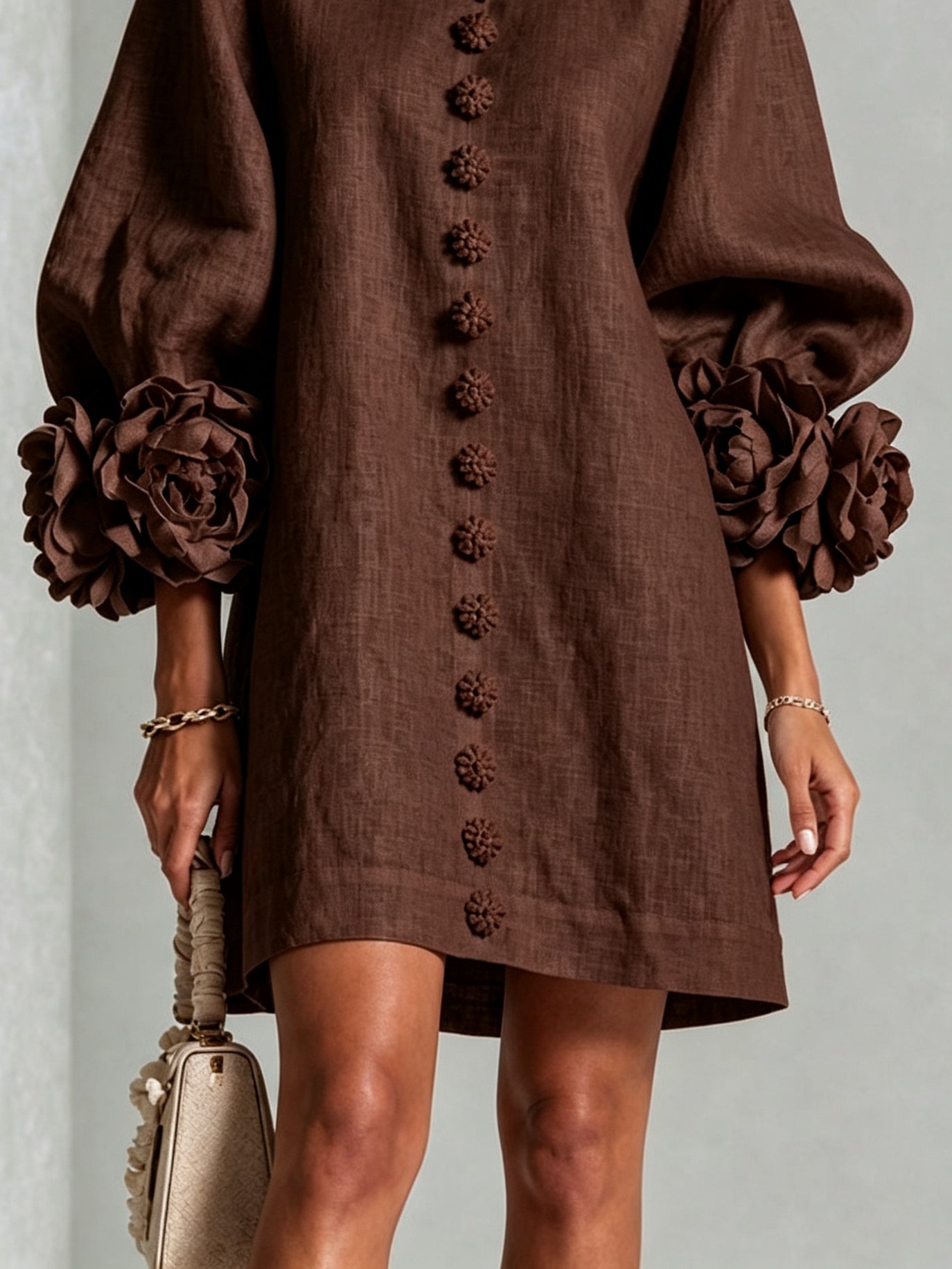 Blumenkleid mit Statement-Ärmeln – Schokobraun