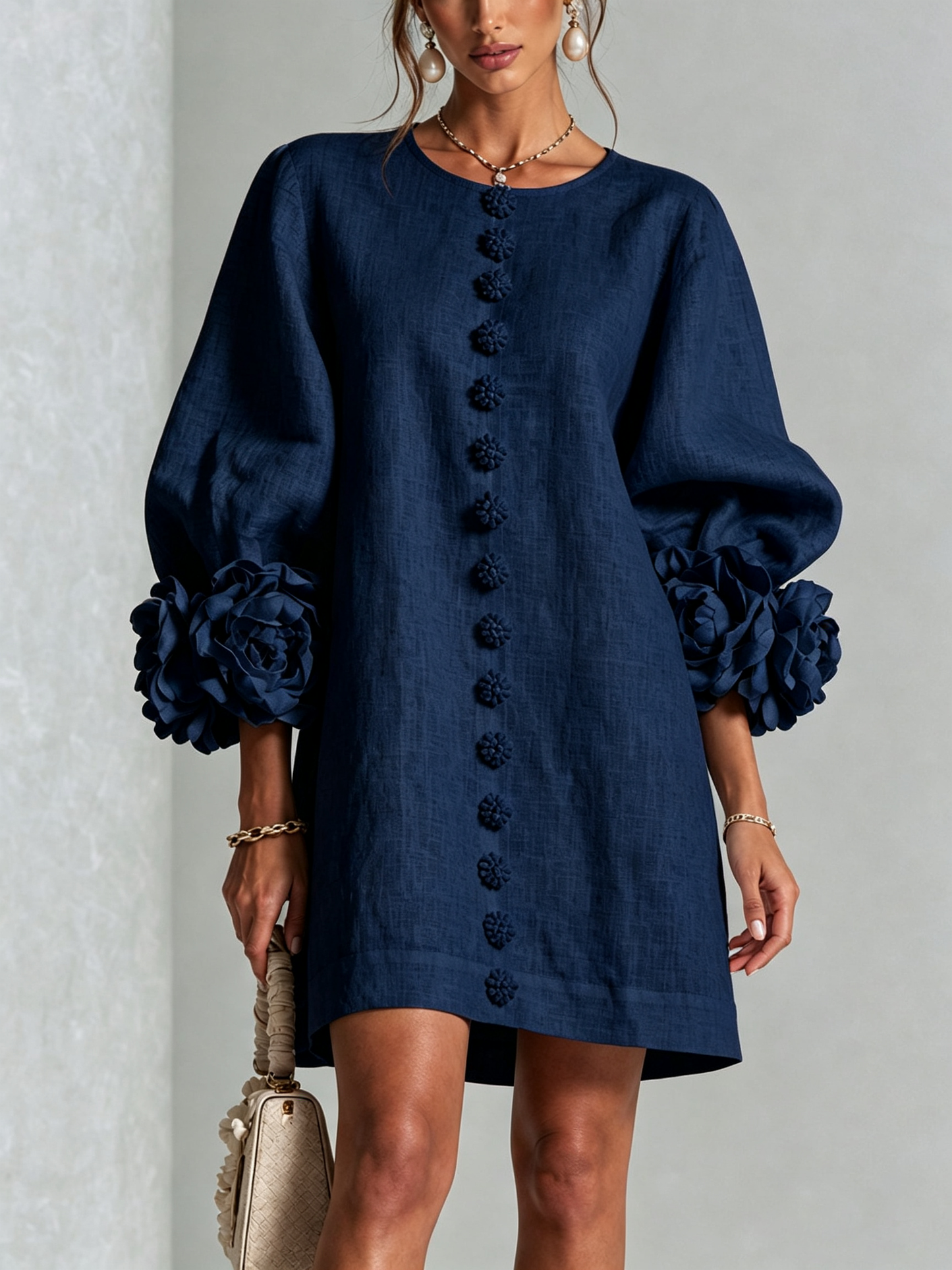Blumenkleid mit Statement-Ärmeln – Marineblau