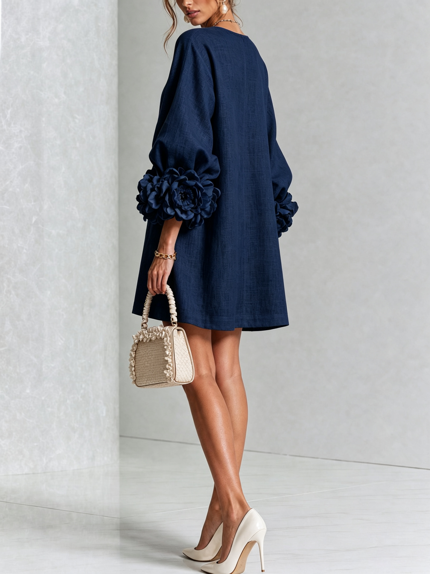 Weißes Blumendesign Hemdblusenkleid mit auffälligen Blumenknöpfen