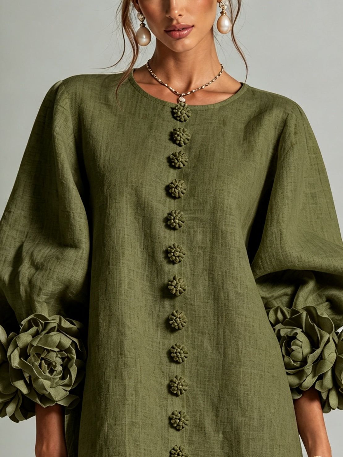 Blumenkleid mit Statement-Ärmeln – Oliv