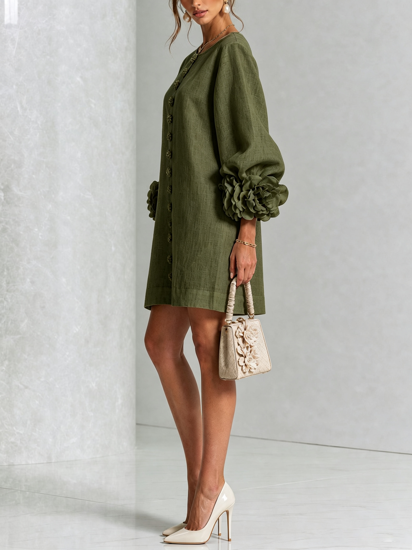 Weißes Blumendesign Hemdblusenkleid mit auffälligen Blumenknöpfen