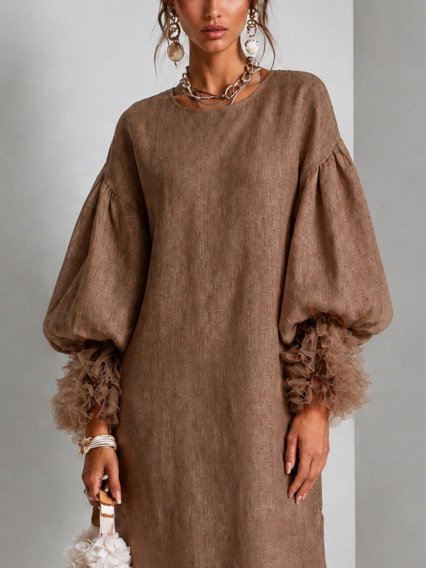 Braunes verstellbares Midi-Kleid mit Kordelzug, Laternenärmeln und plissierten Rüschensäumen