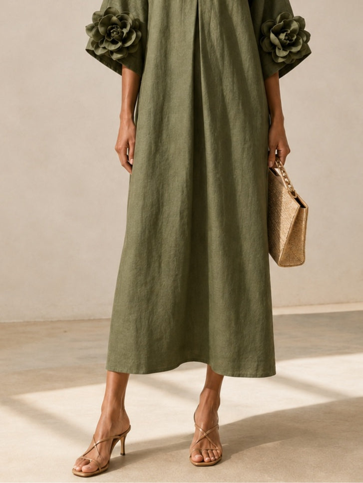 Olivgrünes V-Ausschnitt-Midi-Kleid mit auffälligen floralen Manschetten