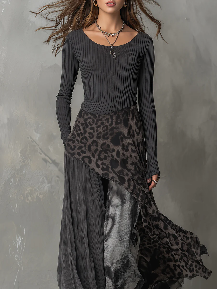 Gabrielle | Graues Maxikleid mit Streifen, Leopardenmuster und asymmetrischem Saum