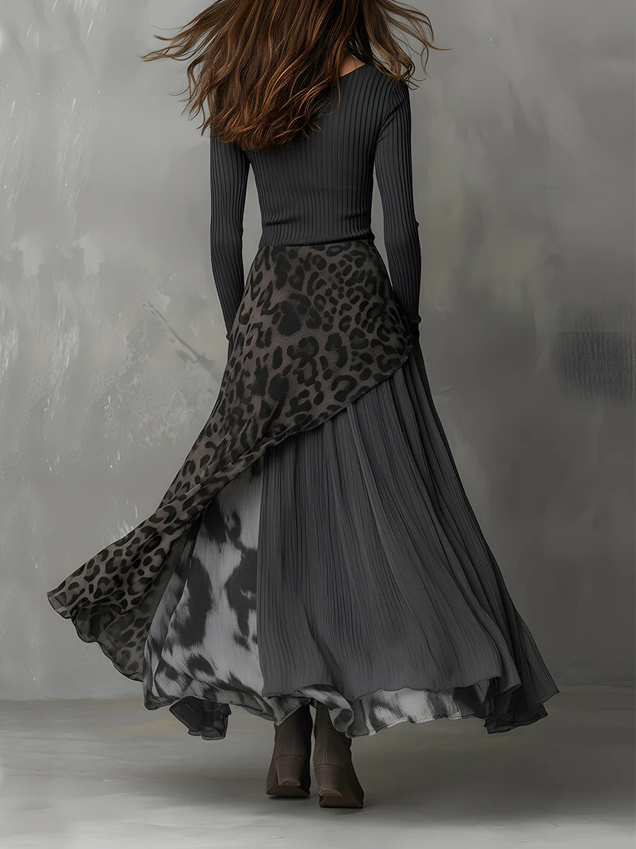 Gabrielle | Graues Maxikleid mit Streifen, Leopardenmuster und asymmetrischem Saum