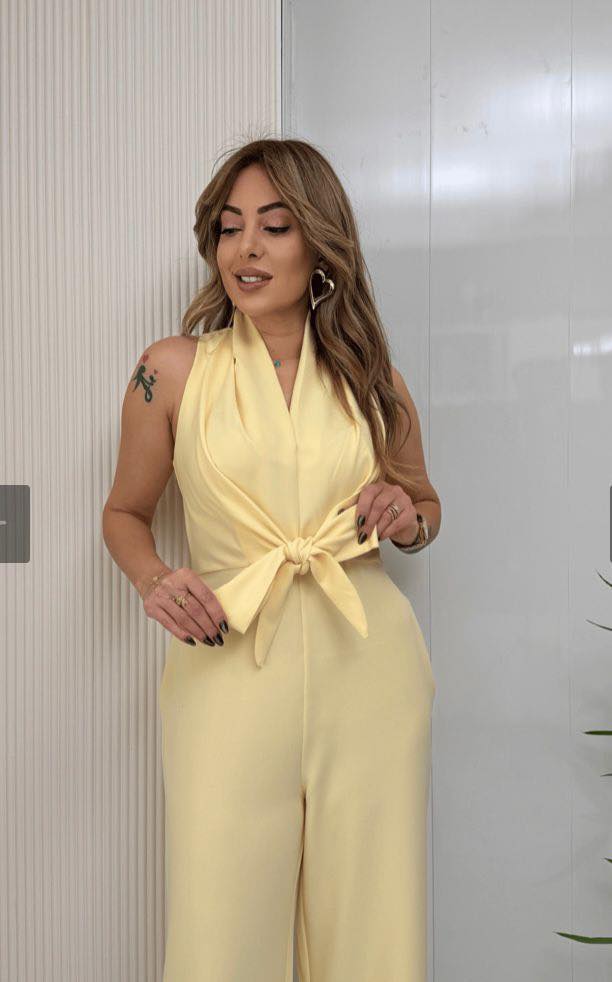 WIĘCESŁAWA | Jumpsuit mit weitem Bein