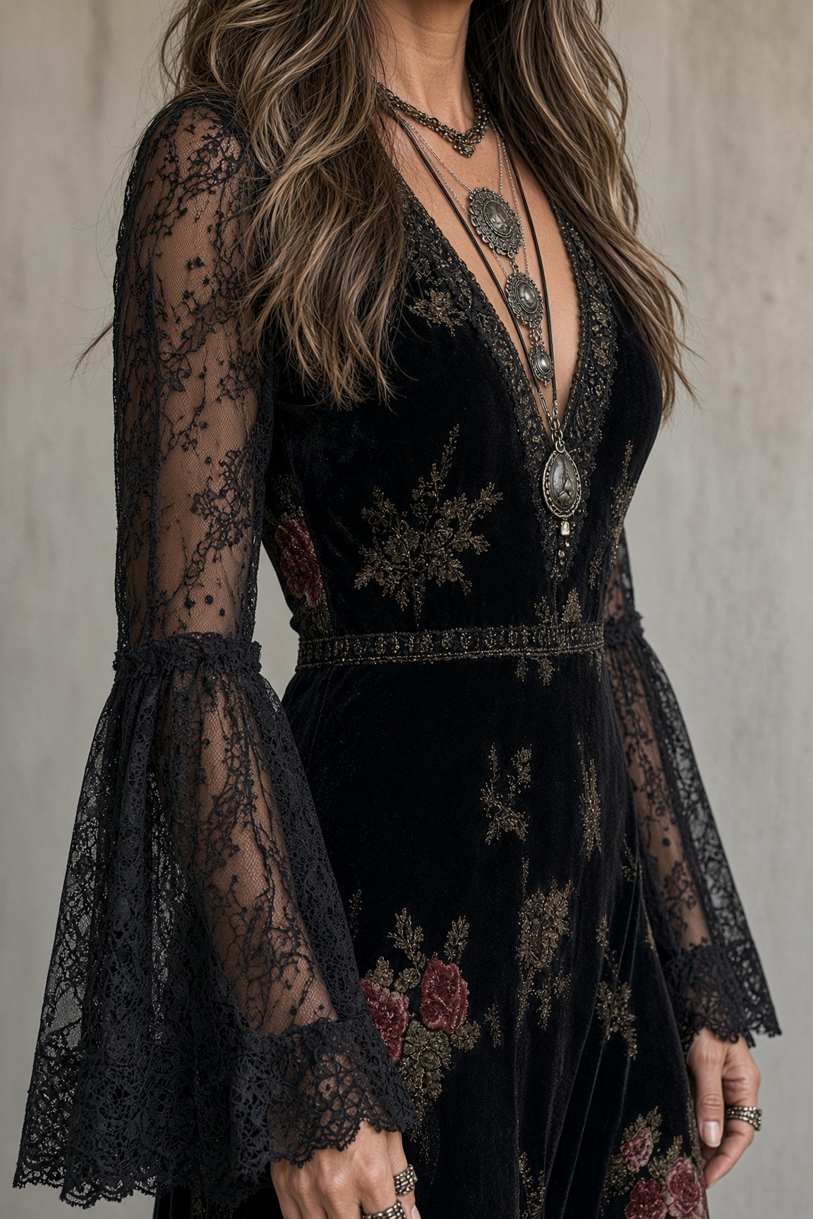 Nathalie | Samtmaxikleid mit Spitzenärmeln