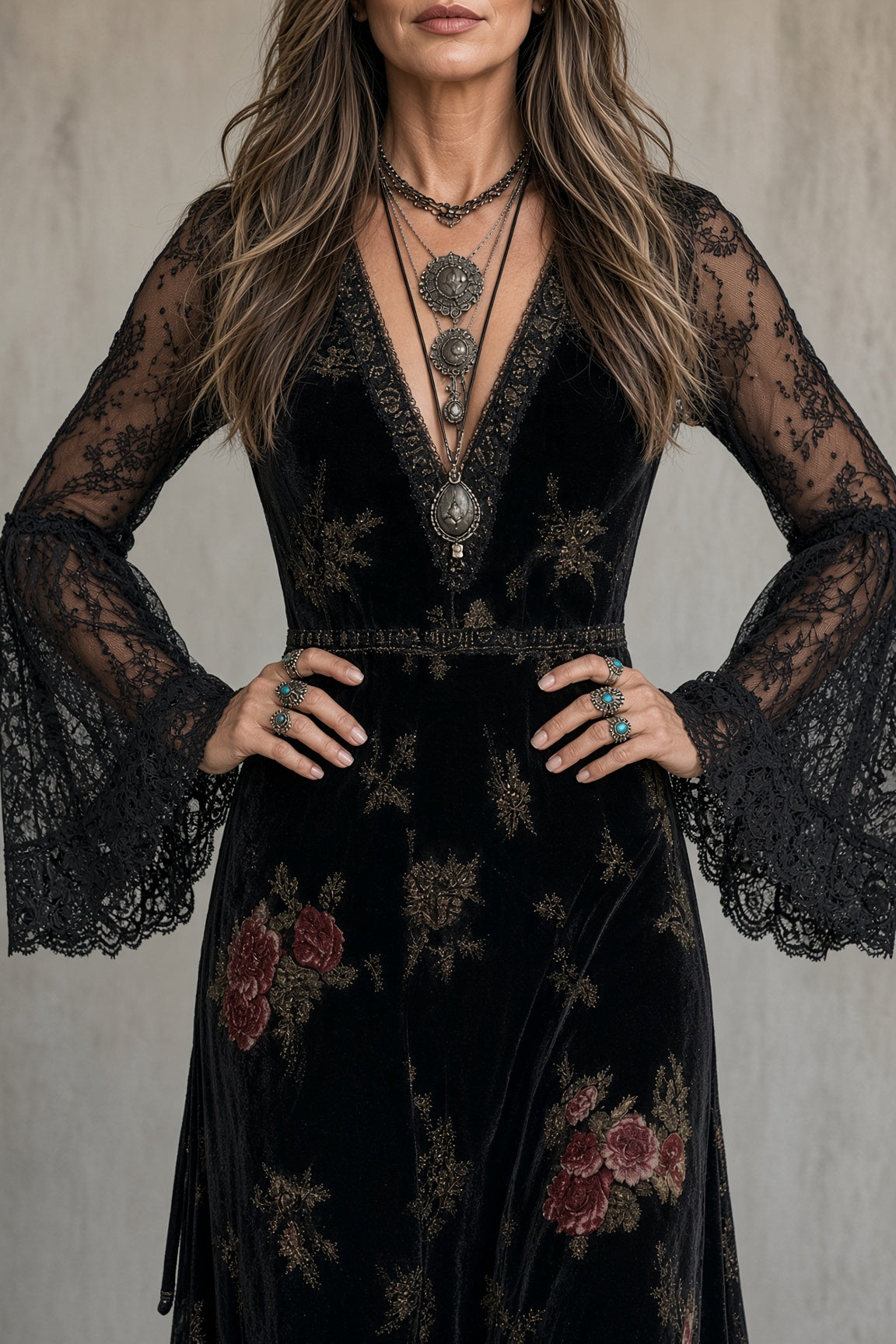 Nathalie | Samtmaxikleid mit Spitzenärmeln
