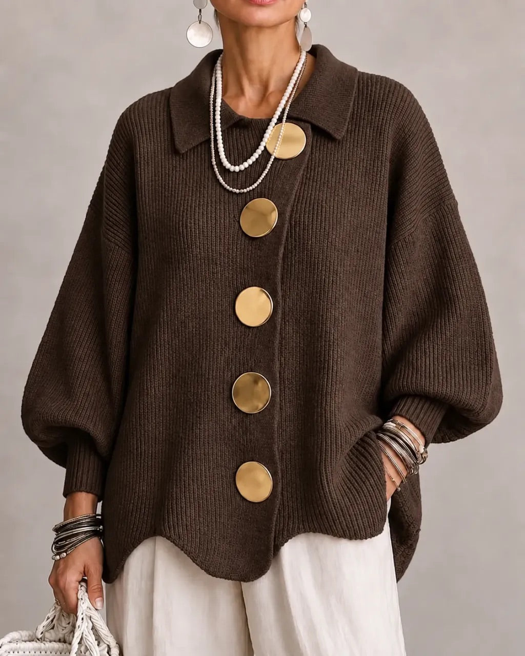 Karina | Grobstrickjacke mit goldfarbenen Knöpfen