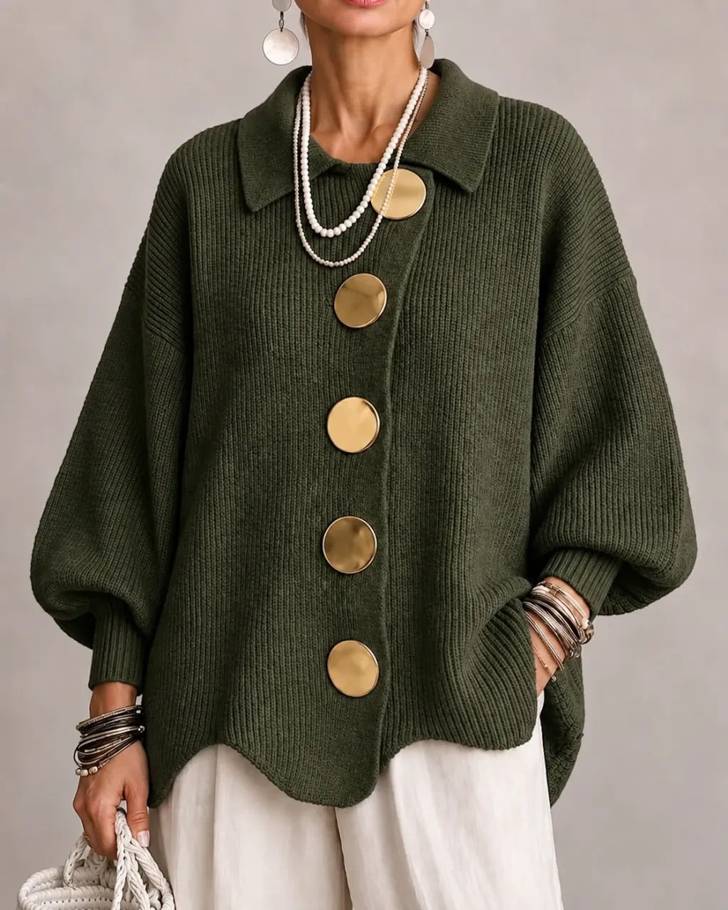 Karina | Grobstrickjacke mit goldfarbenen Knöpfen