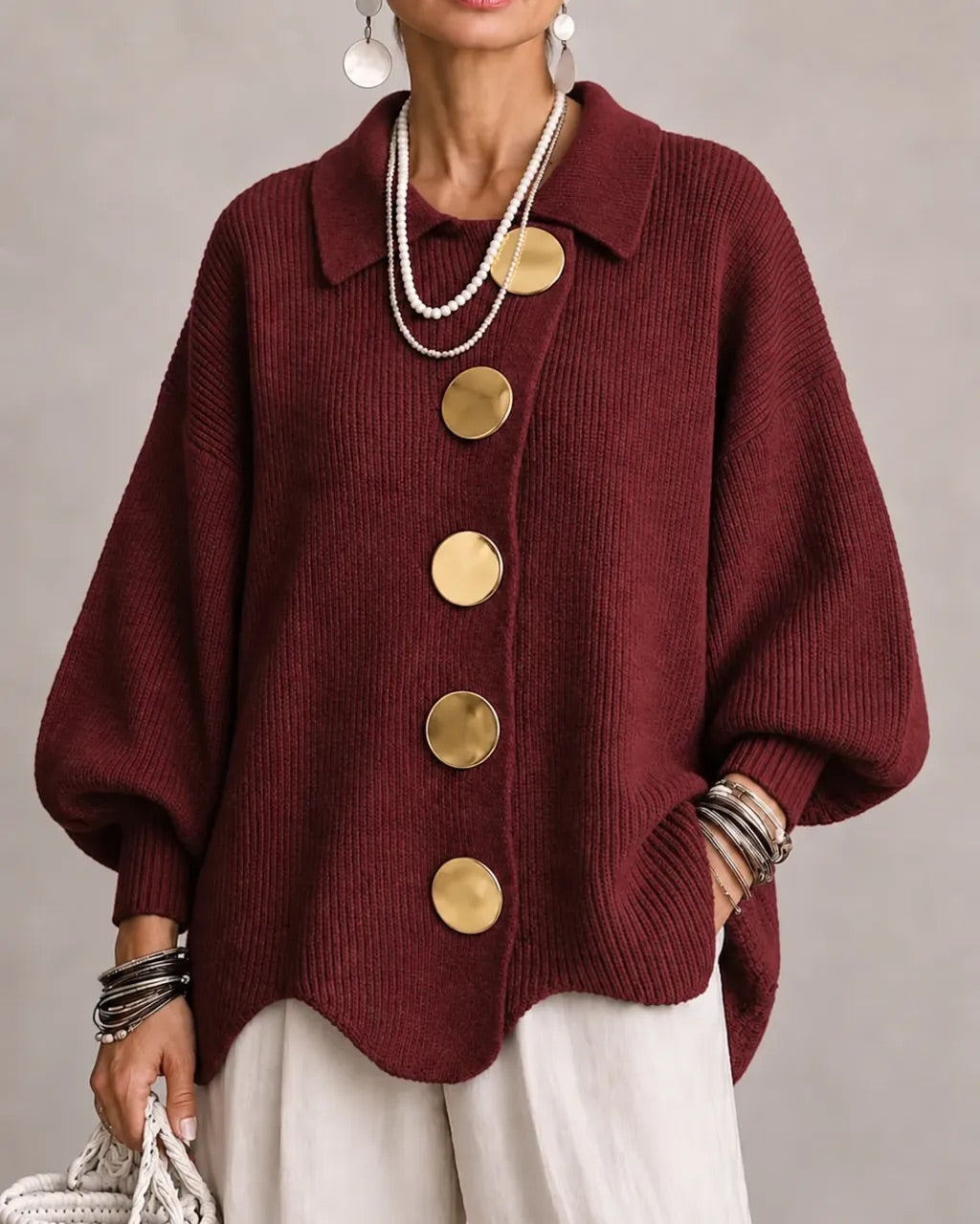 Karina | Grobstrickjacke mit goldfarbenen Knöpfen